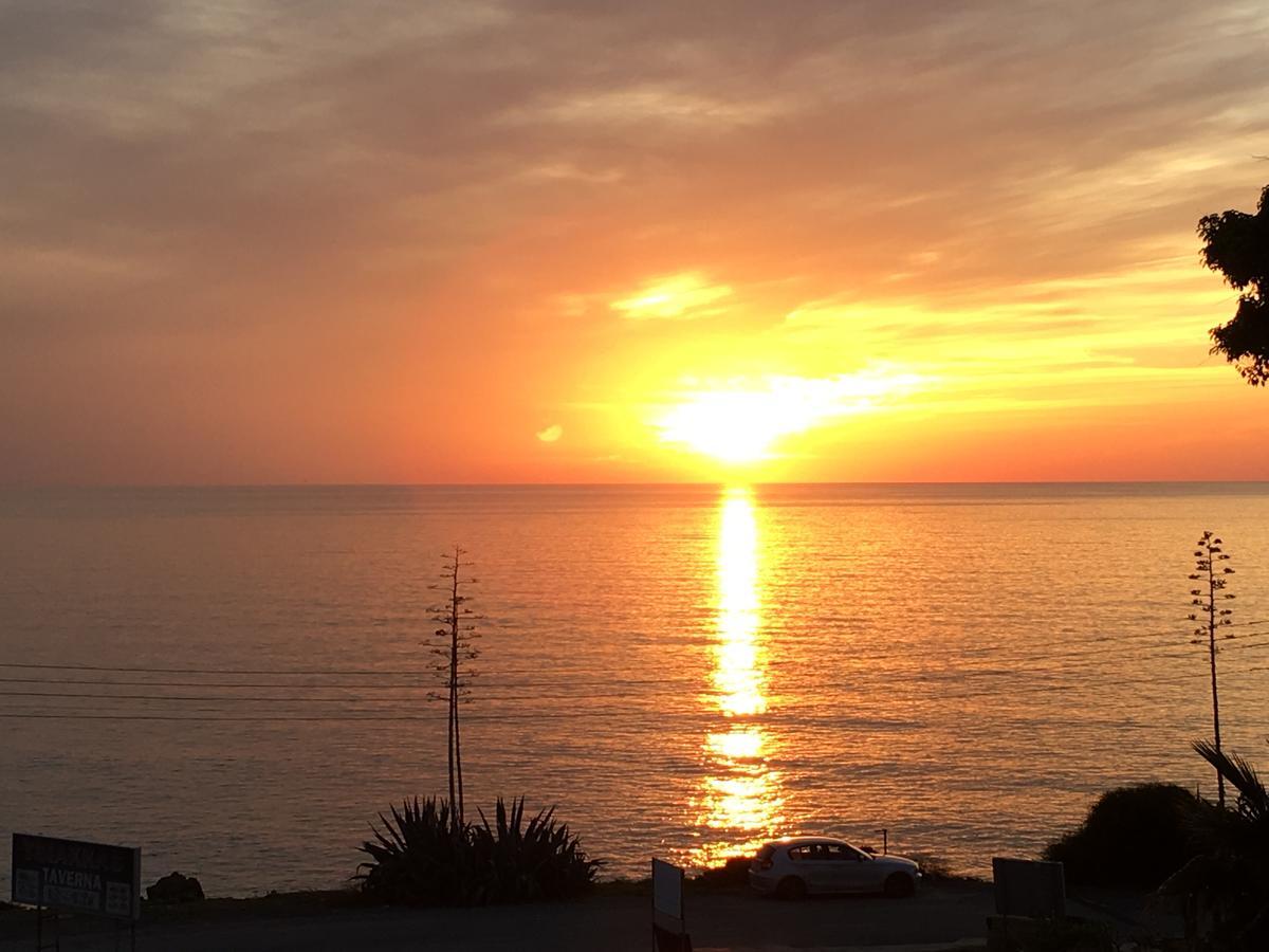 Kissonerga Beach Apartment Paphos 外观 照片